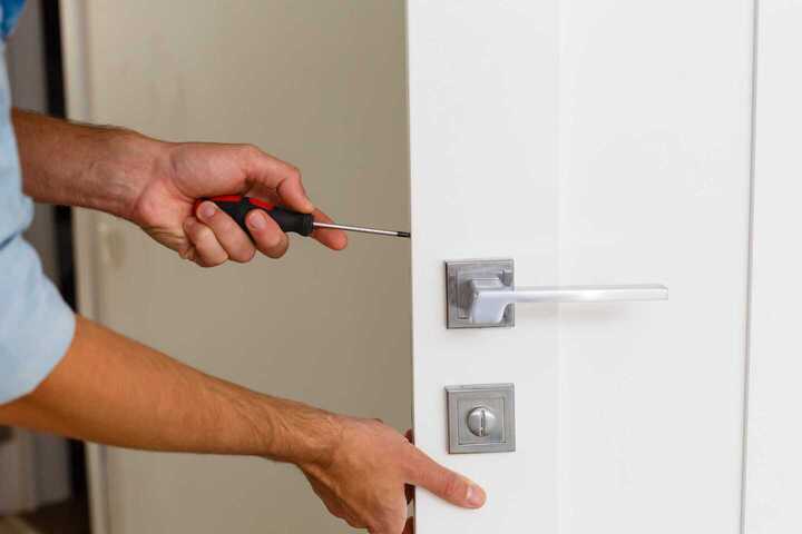 Замена / регулировка петель