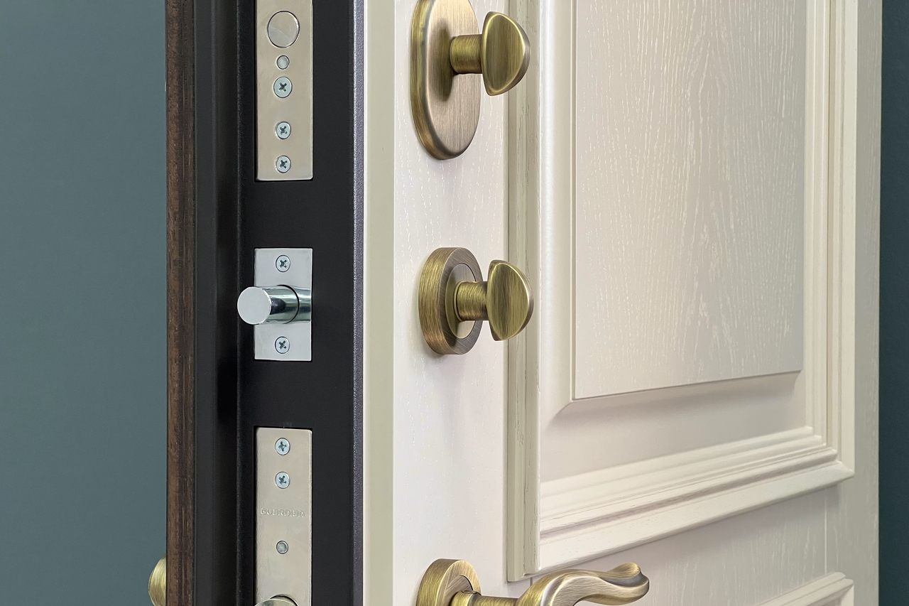 Врезка дополнительного замка